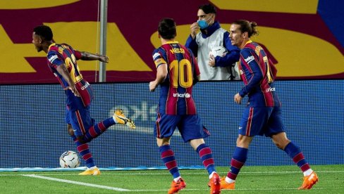 ЧАС ФУДБАЛА НА КАМП НОУ: Барса разбила Виљареал за полувреме, бриљирао млади Фати (ВИДЕО)