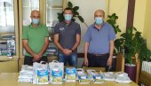 ЛЕКТИРА ЗА „ПРВАЧИЋЕ“: Поклони за ђаке у крупањском крају