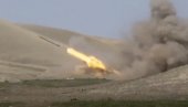 OVAKO JERMENI UNIŠTAVAJU AZERBEJDŽANSKE TENKOVE: Gori “oklop” zasut artiljerijskom vatrom (VIDEO)