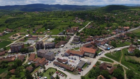 OPŠTINI ČETIRI MILIONA: Potpisan ugovor o izgradnji dečjeg igrališta u Kniću