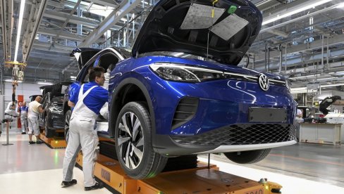 VW У КИНИ: Улаже 15 милијарди евра за електрична возила