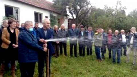 ВОДА СТИГЛА У 42 СЕЛА: Свечано прскање чесмушом на Романији