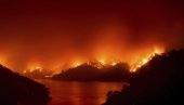 KALIFORNIJA U PLAMENU Požari odneli tri života, vatrena stihija uništila stotine kuća i primorala 70 hiljada ljudi da se evakuišu