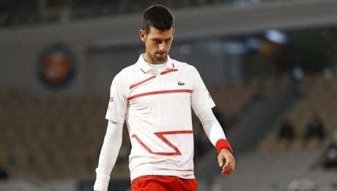 NAVIJAČ U FEDEREROVOJ MAJICI POKUŠAO DA ISPROVOCIRA NOVAKA: Đoković šmekerski odgovrio (VIDEO)