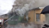 POŽAR U VLASOTINAČKOM VRTIĆU: Evakuisano 150 dece, dim kulja na sve strane (FOTO)