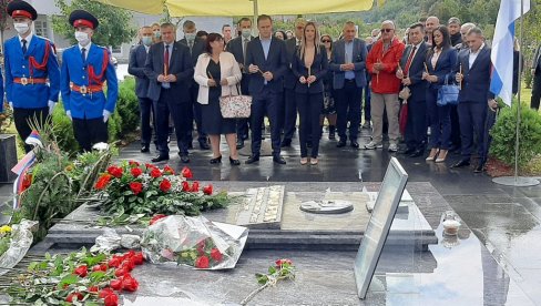 JELIĆ JE  OSTAVIO NEIZBRISIV TRAG U RAZVOJU SRPSKE: Obeležena 13. godišnjica od smrti šestog predsednika RS
