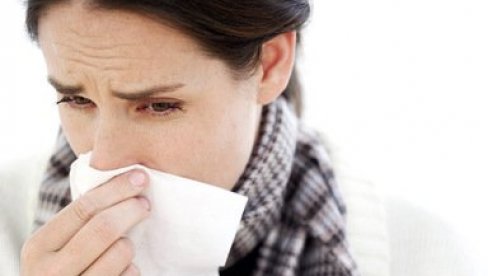 ЈЕДАН ВИРУС ОБАРА ПОЛАКО, ДРУГИ ПОКОСИ ИЗНЕНАДА: Како да разликујете корону, грип и прехладу