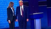 ŠTA SE DEŠAVALO SA TRAMPOVOM RUKOM? Nakon debate predsedniku se pridružila supruga - snimak ovog trenutka obišao je svet (VIDEO)