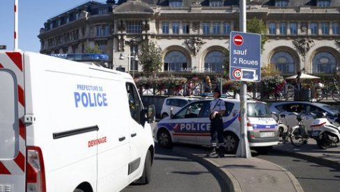 HOROR U FRANCUSKOJ: Upao u policijsku stanicu i nožem naneo ozbiljne povrede policajki