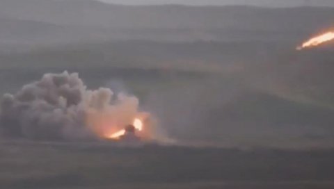 КАВКАЗ ГОРИ - СНАГЕ НАГОРНО-КАРАБАХА УЗВРАТИЛЕ УДАРАЦ: Уништен азербејџански тешки ракетни лансер ТОС-1А! (ВИДЕО)