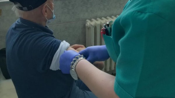 КРЕМЉ ИЗДАО ЗВАНИЧНО САОПШТЕЊЕ: У Емиратима на људима почело испитивање руске вакцине за корону