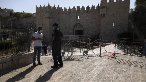 TERORISTIČKI NAPAD U JERUSALIMU: Povređeno osam ljudi, napadač se predao policiji