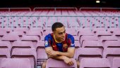 NAJAVLJEN KAO POJAČANJE, A PROPISNO SE OBRUKAO: Novi fudbaler Barselone izaziva podsmehe na internetu (VIDEO)