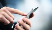 FRANCUSKINJE IZBEGAVAJU TOPLES OTKAD SU SE POJAVILI PAMETNI TELEFONI: Plaše se da će završiti na društvenim mrežama