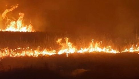 POŽAR NA PUTU ŠABAC - RUMA: Gori divlja deponija, zbog dima smanjena vidljivost