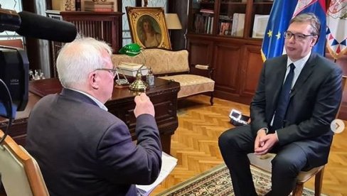 IZUZEV PONIŽENJA, NIKO SA ZAPADA NIJE NIŠTA PONUDIO ZA KOSOVO: Intervju predsednika Vučića za Klajne cajtung