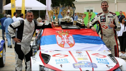 BORKOVIĆ UZ DOKTORA: Srpski as voziće u Šampionatu izdržljivosti sa legendarnim Valentinom Rosijem