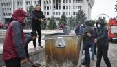 ХАОС У КИРГИЗИЈИ: Бачен сузавац, запаљен парламент, у протестима повређено преко 590 људи