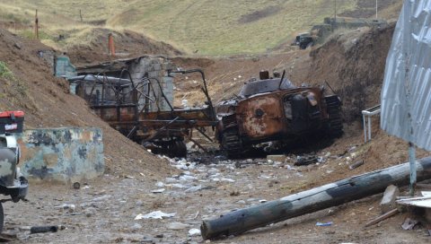 ЗАУСТАВЉЕНА ОФАНЗИВА АЗЕРА: Јермени уништавају оклопне снаге и обарају дронове (ВИДЕО)