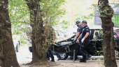 ОБРТ У СЛУЧАЈУ НЕСРЕЋЕ У ПАНЧИЋЕВОЈ УЛИЦИ: Мушкарац није скочио са зграде, полиција управо однела тело (ФОТО)