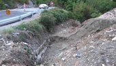 ПАДАВИНЕ ПОКРЕНУЛЕ КЛИЗИШТА: Оштећен магистрални пут преко Паштровачке горе