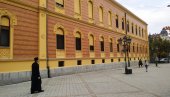 POLEMIKA ZBOG PLOČICA IZ 1901: Obnova fasade Vladičanskog dvora u Novom Sadu pretvorila se u optužbe protiv SPC