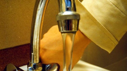 ЦЕЛО НАСЕЉЕ БЕЗ ВОДЕ ДО 15 САТИ: Радови на санацији хаварије у Ковиљу