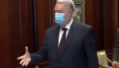 DETALJ KOJI NIKOME NIJE PROMAKAO: Krivokapić pružio ruku Đukanoviću, a Milo ga zatekao postupkom (VIDEO)