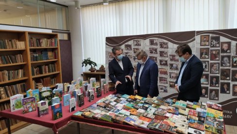 DAR ZA ROĐENDAN: Nove knjige u Bijeljinskoj biblioteci