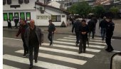 НЕ ХАЈУ ЗА УПОЗОРЕЊА, ЗА МРТВЕ И ЗАРАЖЕНЕ: Овај град је најнедисциплинованији, скоро нико не носи маске и - није Београд
