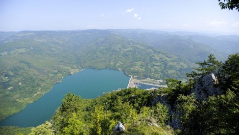 РОДИТЕЉИ ОСМАКА ИЗ ЖЕЛЕЗНИКА У ШОКУ: Сазнали пред пут да им деца иду на екскурзију - дестинација Тара