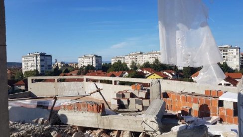 HAJAT S BEZ DOGRADNJE IZNAD TREĆEG SPRATA: Inspekcija naložila rušenje dela nezakonito izgrađenog hotela u Leskovcu (FOTO)