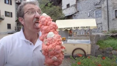 ОБОРЕН НАЈСЛАЂИ ГИНИСОВ РЕКОРД: Италијан у један корнет ставио чак 125 кугли сладоледа (ВИДЕО)