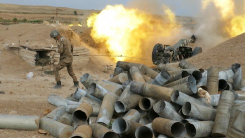NEMA PREKIDA BORBI: Azeri uništavaju jermensku tehniku – tenkove i artiljeriju