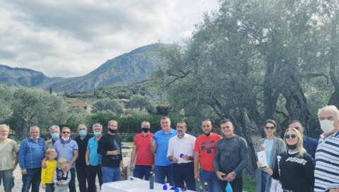 ПОЧЕЛА БЕРБА МАСЛИНА: Дегустирано прво овогодишње уље Старе маслине