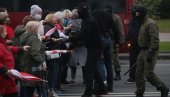 SUZAVAC I ŠOK BOMBE ZA PENZIONERE: U Minsku je održan protest najstarijih građana (VIDEO)