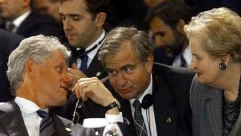 ИШЧЕКИВАЊЕ НАПАДА НАТО ПРЕ ЧЕТВРТ ВЕКА: Бил Клинтон, тадашњи председник САД, одлуку о агресији обзнанио је  19. марта 1999.