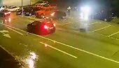 UZNEMIRUJUĆI SNIMAK SAOBRAĆAJKE U IVANJICI: Autom pokosio ženu na pešačkom prelazu (VIDEO)