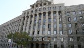 ТАКСИ ГА ВУКАО ВИШЕ ОД КИЛОМЕТРА? Невероватна смрт бескућника код Главне поште у Београду