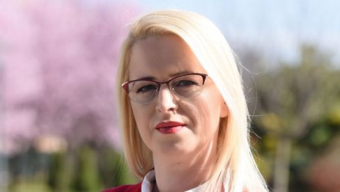 ИЗВЕШТАЈ СЕ БАЗИРА НА НАГАЂАЊИМА:  Сњежана Новаковић Бурсаћ - Нетачно је да су бирачи довожени из БиХ у Србију да би гласали на изборима