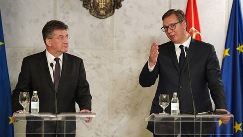 OGLASIO SE VUČIĆ NAKON RAZGOVORA SA LAJČAKOM: Evo šta je predsednik Srbije rekao o sastanku (FOTO)