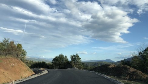 ASFALT ZA GORŠTAKE: Završava se obimna rekonstrukcija puta od Crvene reke do Ploča