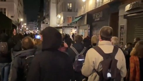 PROTESTI U PARIZU ZBOG POLICIJSKOG ČASA: Na snazi zabrana kretanja, ljudi izašli na ulice i skandirali - Sloboda, sloboda
