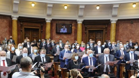 ПОЛОВИНА ОПШТИНА БЕЗ ИЈЕДНОГ ПОСЛАНИКА: Више од трећине места у новом сазиву парламента, 94 од укупно 250, заузимају житељи главног града