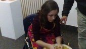 NATAŠA OSVETLALA OBRAZ: Slepa vajarka iz Srpske uspešno okončala prvu godinu studija u Novom Sadu