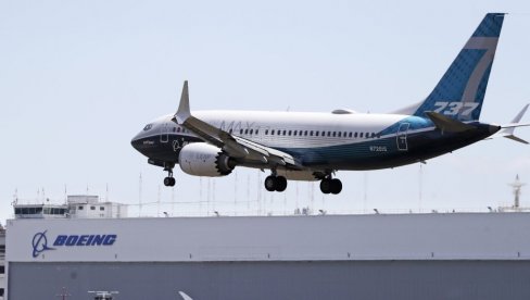 NOVA DRAMA NA NEBU: Boingu 737 otpao deo krila tokom leta (FOTO)