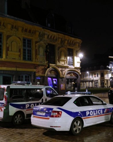 СПРЕЧЕН ТЕРОРИСТИЧКИ АКТ: Ухапшена двојица тинејџера који су планирали напад на тржни центар