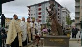 СПОМЕНИК ПАТРИЈАРХУ ПАВЛУ: Срби не заборављају свог верског вођу