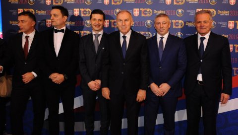 ВЕЛИКО ПРИЗНАЊЕ: Србин кандидат за најбољи тим у историји фудбала