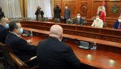 НОВОСТИ САЗНАЈУ Једна енигма разрешена: СПС остаје у Влади Србије